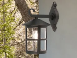 Außen Wandlaterne HEREFORD aus Alu im Landhausstil, Schwarz Höhe 34,5cm