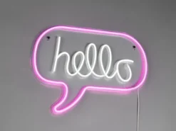 Ausgefallene Neon LED Wandleuchte HELLO mit USB Kabel & Schalter, Breite 43cm