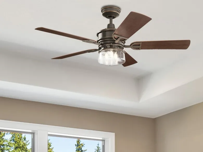 Deckenventilator LYNDON mit Licht & Fernbedienung, Feuchtraumgeeignet, Ø 132cm