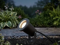 Gartenstrahler mit Erdspieß, 5m Anschlußkabel, Stecker & GU10 LED Ø 9cm