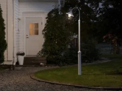 Große LED Mastleuchte aus Aluminium Weiß, Höhe 240cm