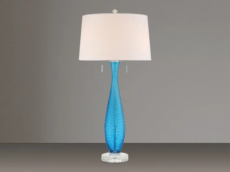 Große LED Tischleuchte mit blauem Glasfuß und Stoffschirm in Weiß, Höhe 85cm