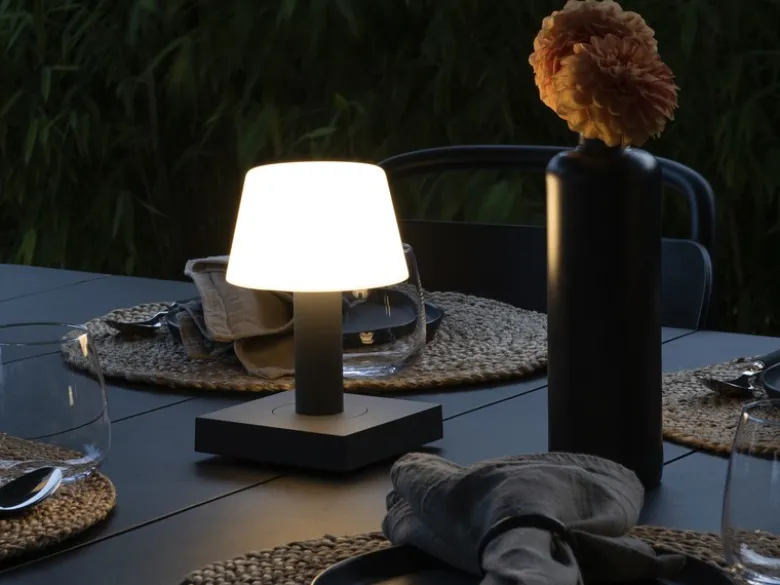 Kleine LED Outdoor Akku Tischleuchte MONACO per USB aufladbar, Anthrazit H: 19cm