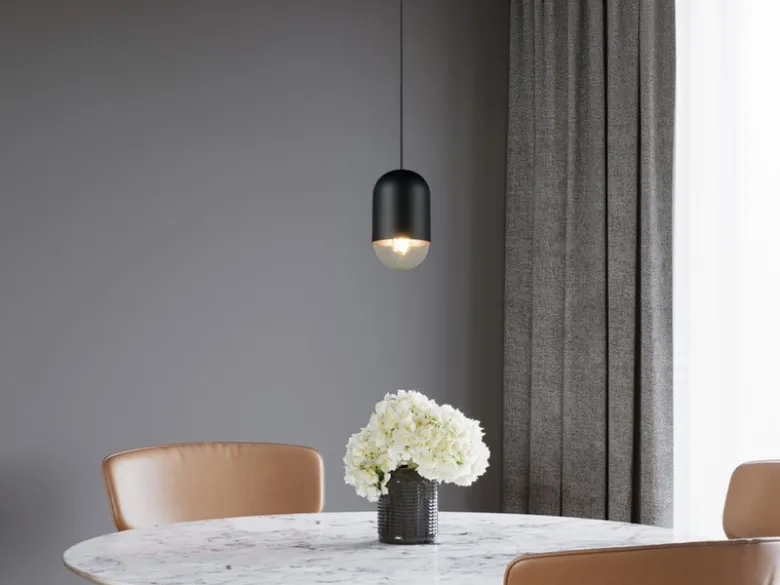 Kleine LED Pendelleuchte einflammig aus Metall in Schwarz, Ø 10cm