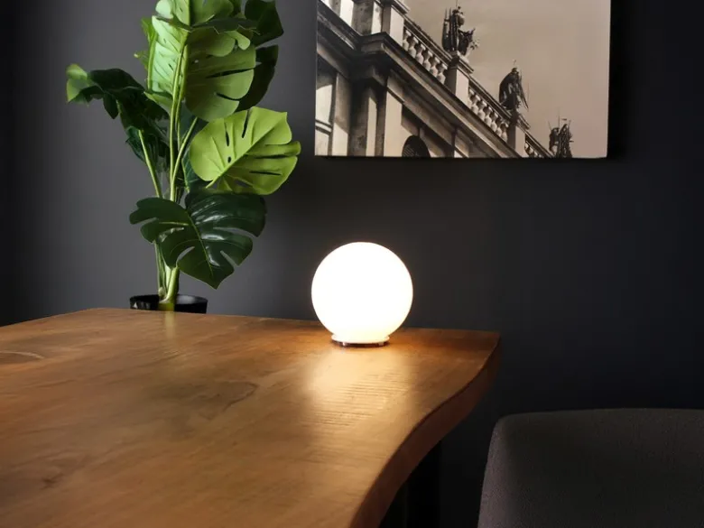 Kleine LED Tischleuchte Glaskugel Lampenschirm Opalweiß, Ø 15cm