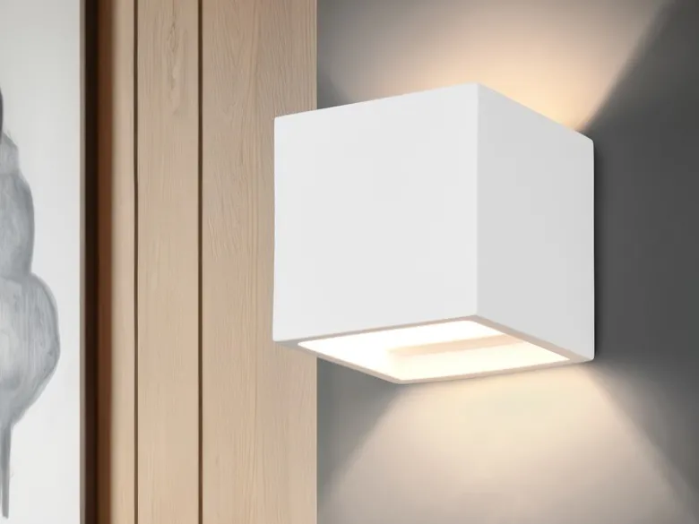 Kleine LED Wandleuchte aus Gips mit Up and Down Lichteffekt, Würfel 11,5cm