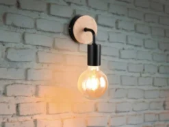 Kleine LED Wandleuchte Metall in Schwarz mit Holz, Höhe 15,5cm