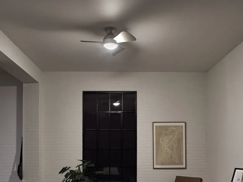 Kleiner Deckenventilator Silber, mit Licht - Feuchtraumgeeignet, Ø 86cm