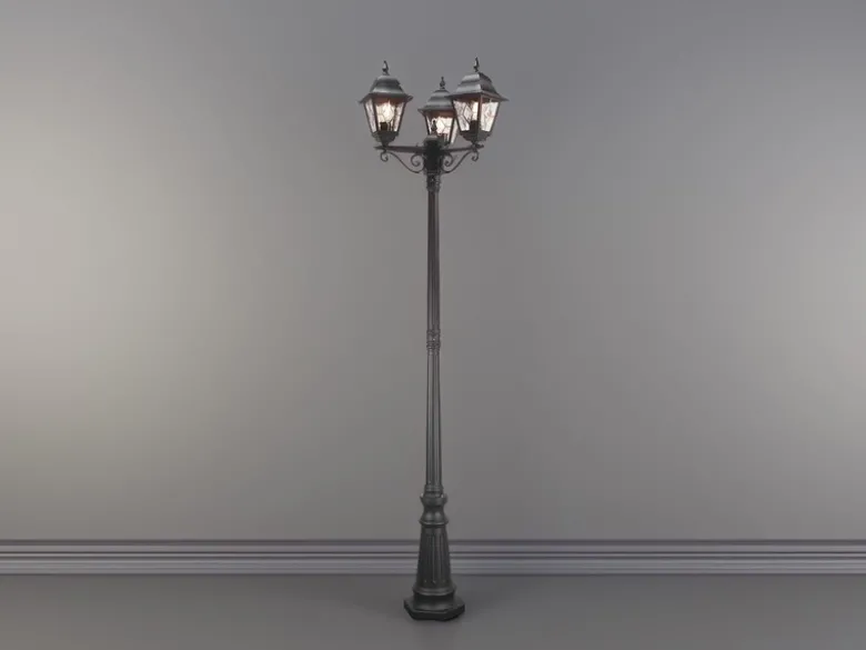 Landhausstil Straßenlaterne NORFOLK 3-flammig mit Bleiglas, Höhe 227cm