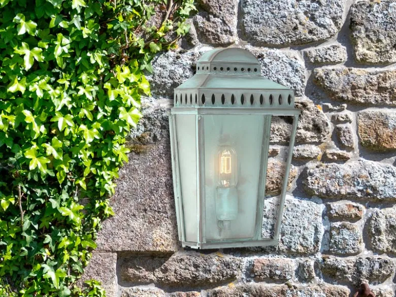 LED Außenwandleuchte im Landhausstil mit Patina, Höhe 37,5cm