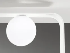 LED Deckenleuchte 3 flammig Weiß mit Glaskugeln Opalweiß, Breite 80cm