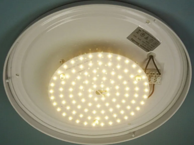 LED-Deckenleuchte rund, Schliffglas satiniert, Dekorring Messing poliert, Ø 35cm
