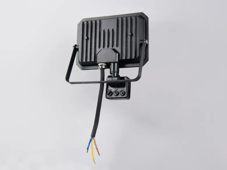 LED Flutlichtstrahler mit Bewegungsmelder 30W, IP44, mit Anschlussbox