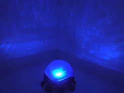 LED Nachtlicht OCTOPUS, projiziert Wellen ins Kinderzimmer, Abschaltautomatik