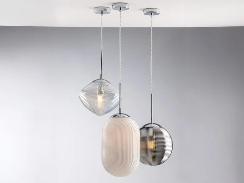 LED Pendelleuchte einflammig mit Relief Glaskugel aus Rauchglas, Ø 25cm