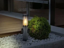 LED Sockelleuchte aus Edelstahl in Anthrazit mit zwei Steckdosen, Höhe 45cm