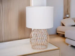 LED Tischleuchte mit Rattan Geflecht & Stoff Lampenschirm Weiß, Höhe 38cm