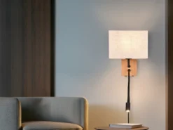 LED Wandlampe mit Leselampe Schalter & Stecker, Holz mit Stoffschirm H: 30cm