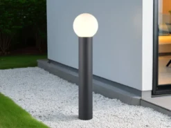 LED Wegeleuchte aus Aluminium in Anthrazit mit Glaskugel, Höhe 80cm