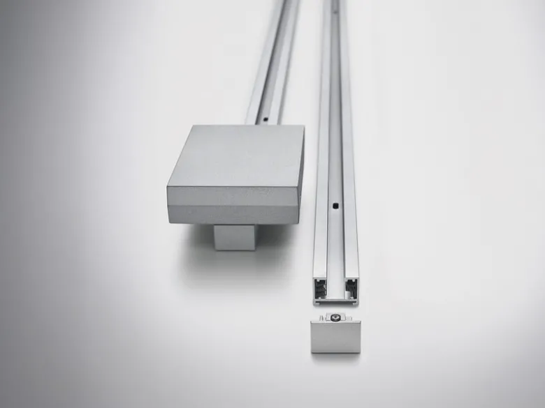Lichtschienensystem mit 5 Spots Silber & Einspeisung 3-adrig, Länge 202,5cm