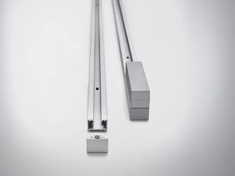 Lichtschienensystem mit 5 Spots Silber & Einspeisung 4-adrig, Länge 202,5cm