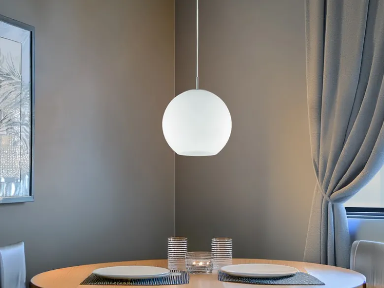 Pendelleuchte MOON 1-flammig mit Glaskugel Lampenschirm Opalglas, Ø 30cm