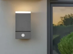 Schwenkbare LED Außenwandleuchte AVON mit Bewegungsmelder, H: 16cm