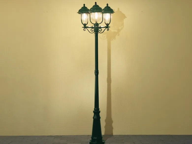Straßenlaterne PARMA im Landhausstil, 3-flammig Grün, Höhe 218cm