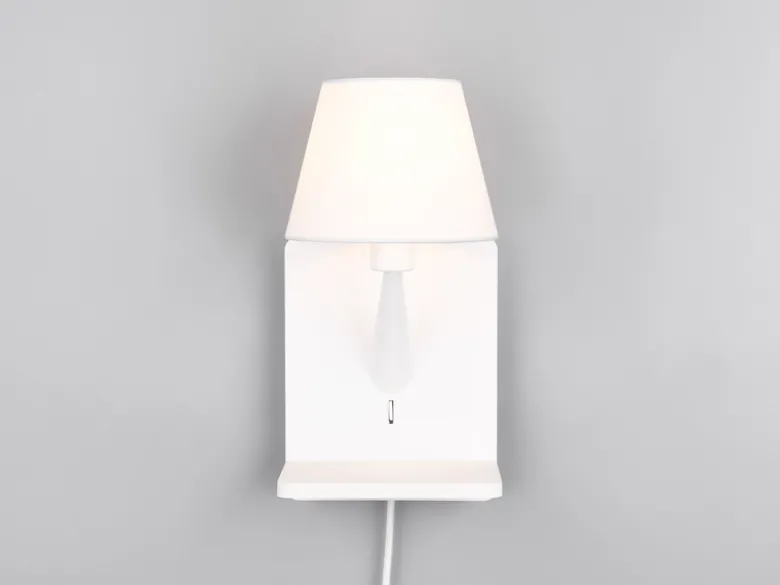 Wandleuchte COMFORT mit Stecker, Schalter & Ladefunktion Weiß, Höhe 31cm