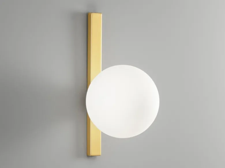 Wandleuchte ENOIRE 1-flammig Gold mit Glaskugel Opalweiß, Höhe 28cm